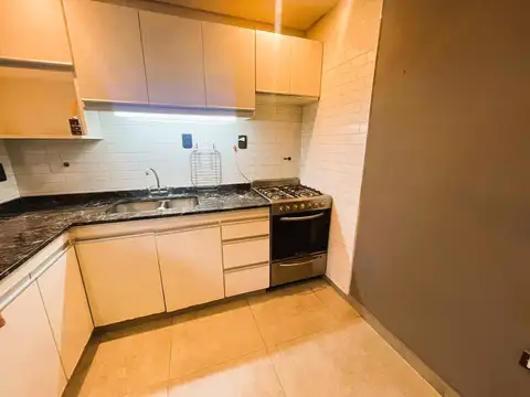 ALQUILER PH 3 AMBIENTES - CASTELAR SUR- C/COCHERA
