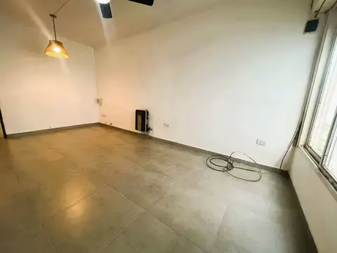 Depto Tipo Casa en Alquiler en Castelar, $ 750.000