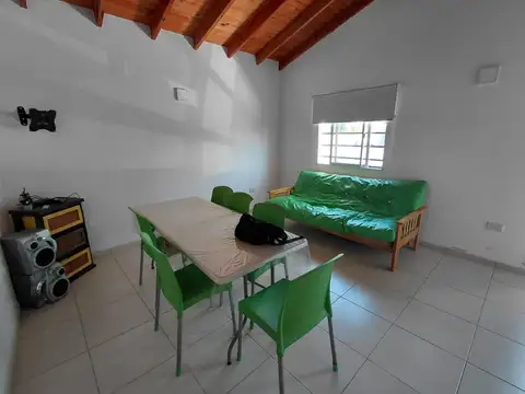 Casa 3 ambientes con 2 baños
