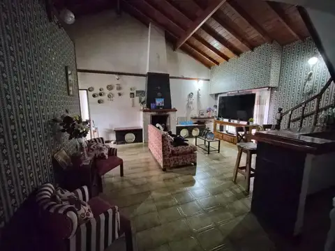 Hermosa casa en alquiler - San Miguel (cuatro ambientes)
