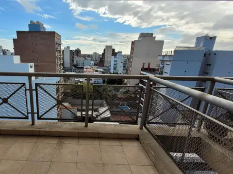 Departamento dos ambientes con balcón cocina separada en Alquiler - Morón