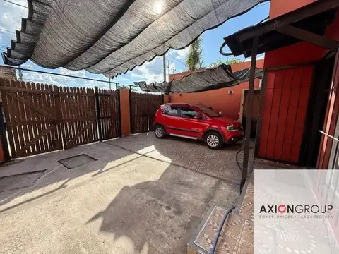 Casa 4 ambientes con 2 baños