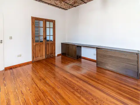 Depto Tipo Casa en Venta en Coghlan, USD 169.000