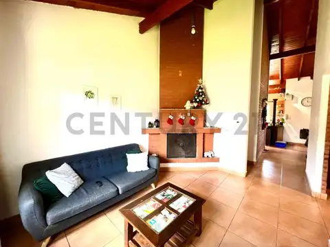 Casa en Venta con 2 cocheras