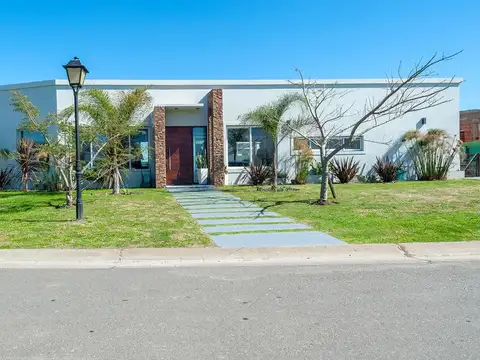 Casa en Alquiler de 4 dormitorios