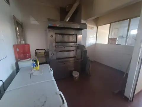 Local en Alquiler 56 años