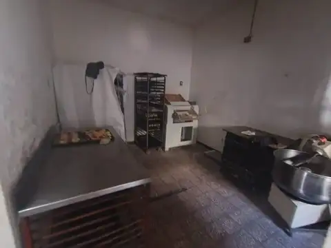 LOCAL A LA CALLE IDEAL PARA RUBRO GASTONÓMICO, Avenida F.F. de la Cruz 6300 - Villa Riachuelo