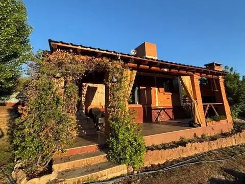 Casa 8 ambientes con 5 baños