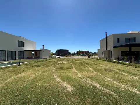 Lote venta Villanueva Barrio Santa Ana perimetral