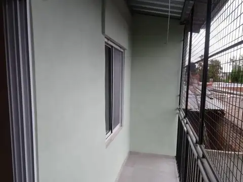 Departamento en alquiler con cochera en Luis aguilón 