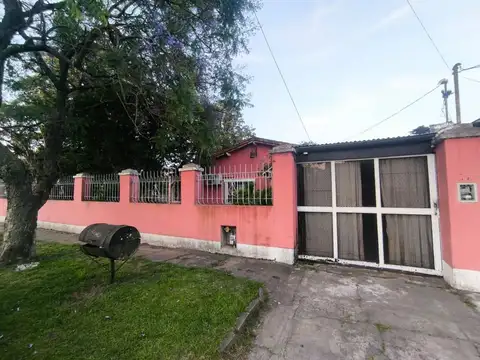 VENTA CASA 5 AMB PILETA Y QUINCHO EN VILLA DE MAYO