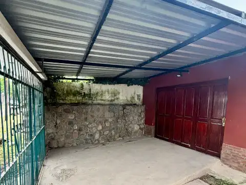 Casa en Venta con 3 cocheras