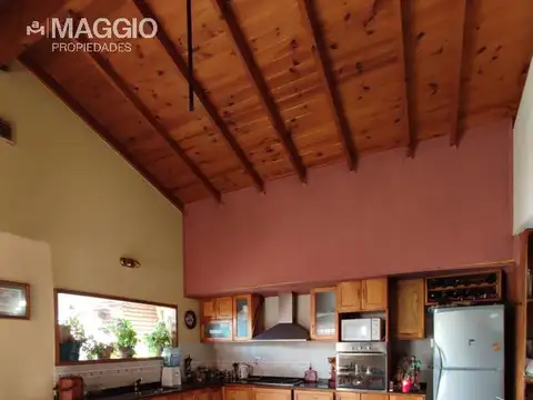 Casa en Venta con 2 cocheras