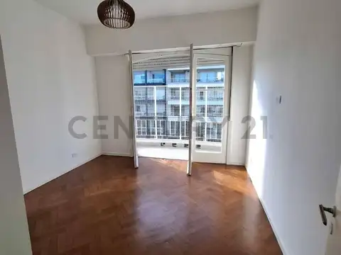 Alquiler – Departamento 2 ambientes reciclado a nuevo sobre Av. Triunvirato