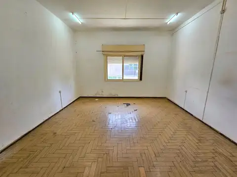 J. L. SUAREZ: PH 2 AMB AL FRENTE, COCINA COMEDOR, BAÑO COMPL