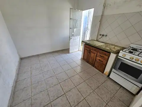 J. L. SUAREZ: PH 2 AMB AL FRENTE, COCINA COMEDOR, BAÑO COMPL