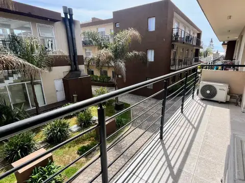 Venta Departamento 2 Amb Moreno con balcon