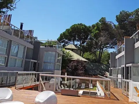 Hotel en venta - 20 Dormitorios 21 Baños - 138mts2 - Carilo