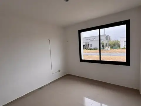 Casa en Venta en Jardines De San Lorenzo, USD 200.000