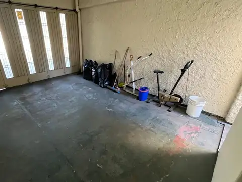 Casa 3 amb en venta con LOCAL Y COCHERA - Caseros