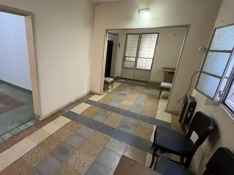 Casa 3 amb en venta con LOCAL Y COCHERA - Caseros