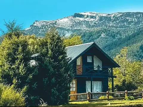 VENTA CASA + DEPARTAMENTO  A METROS DEL RÍO MELIQUINA