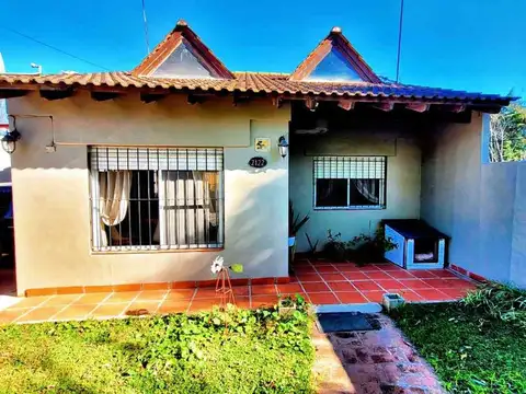 Casa 5 ambientes con 1 baño