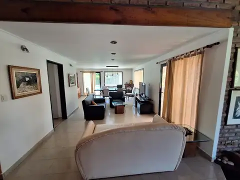 Casa en Venta en Francisco Álvarez, USD 360.000