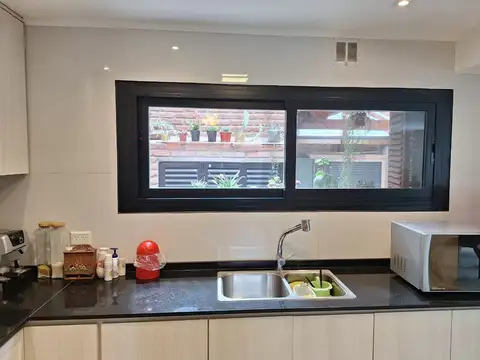 Casa en Venta con 4 cocheras