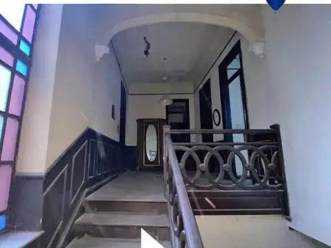 Casa 8 ambientes con 3 baños