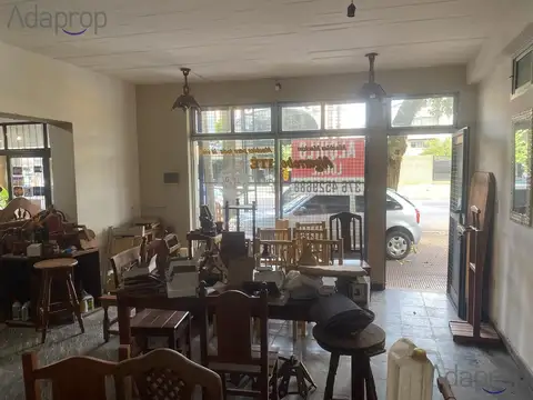 Se Alquila Local por Av. Lavalle Posadas Mnes
