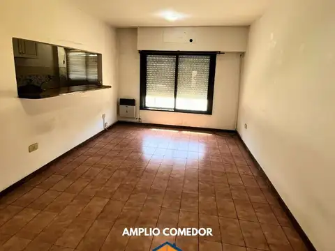 Lincoln 4600, Piso PB