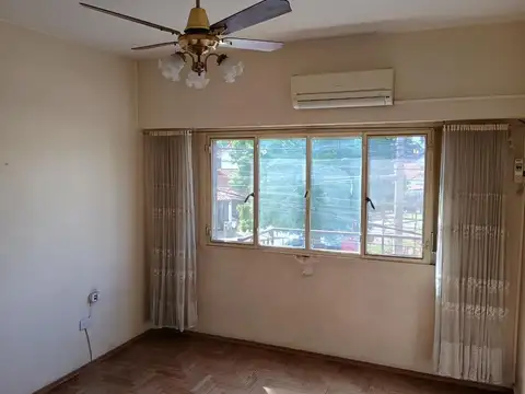 Depto Tipo Casa 4 ambientes con 1 baño