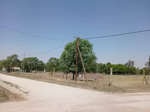 Campo de una hectarea en Anizacate con porpiedades escritura y servicios