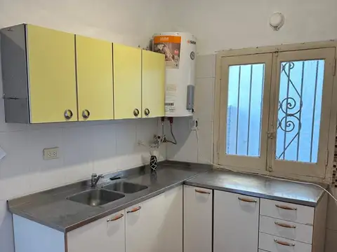 Casa en Alquiler con 1 cochera