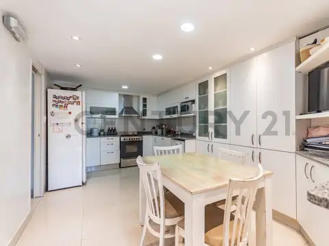 Venta PH 4 ambientes c/ terraza y parrilla - Parque Patricios