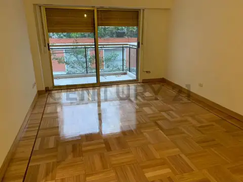 Venta Departamento 4 ambientes Balcon y Cochera en Belgrano - Oportunidad
