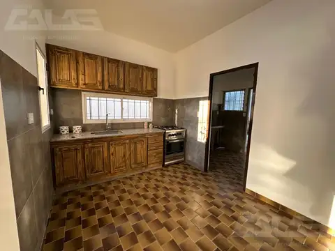 Casa 3 ambientes con 1 baño