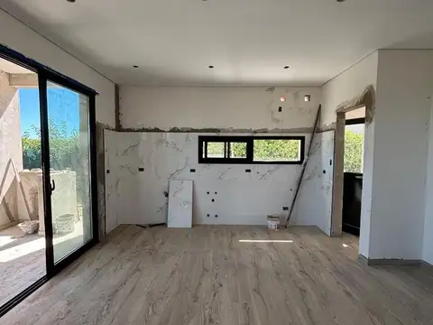 Casa 4 ambientes con 3 baños