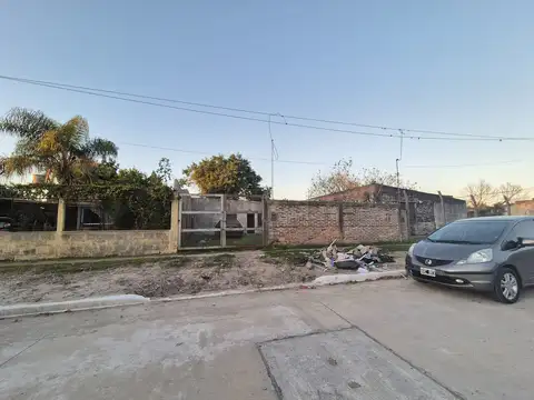 Terreno con mejor sobre asfalto a pocas cuadras de avenidas!