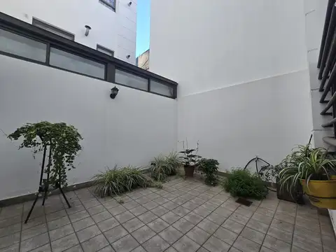 VENTA CABALLITO- SEMI PISO CUATRO AMBIENTES- COCHERA- BALCON - PATIO-GRUPO ELECTROGENO