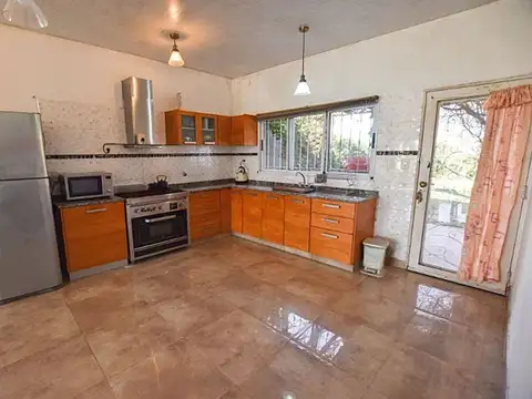 Casa 2 Dormitorios Jardín y Pileta Campiñas Piñero