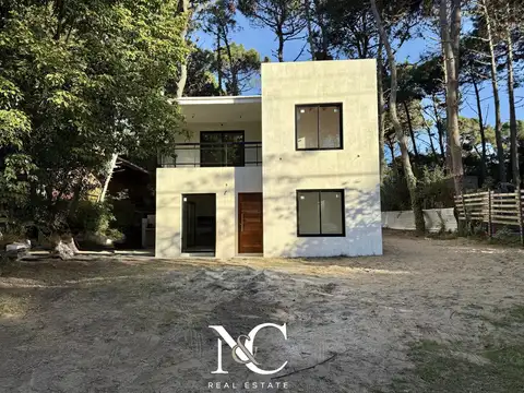 Duplex en venta de 4 ambientes en Costa Del Este a estrenar, a 3 cuadras del mar