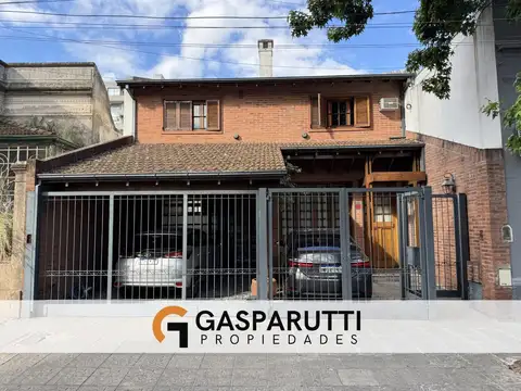 Casa en Venta en San Martín, 6 ambientes con Pileta!