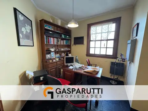 Casa 5 ambientes con 4 baños