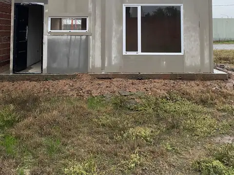 Casa 3 ambientes con 1 baño