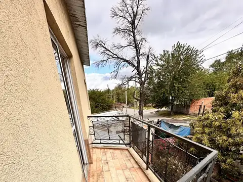 2 AMBIENTES Y MEDIO CON BALCON! MUY BUENA UBICACION!