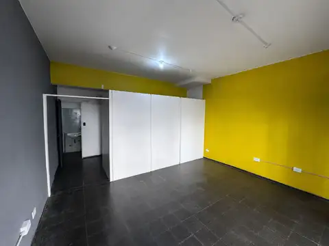 Local en Alquiler en Constitución, $ 600.000