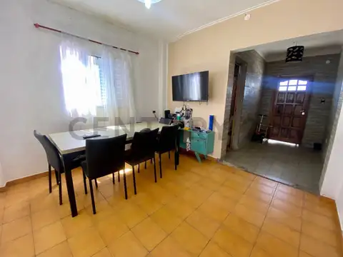 Casa 4 ambientes con 1 baño
