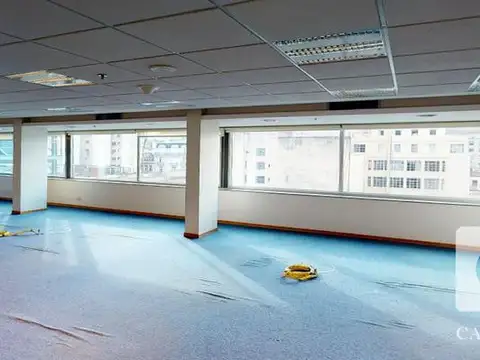 Oficina Monoambiente con 26 baños